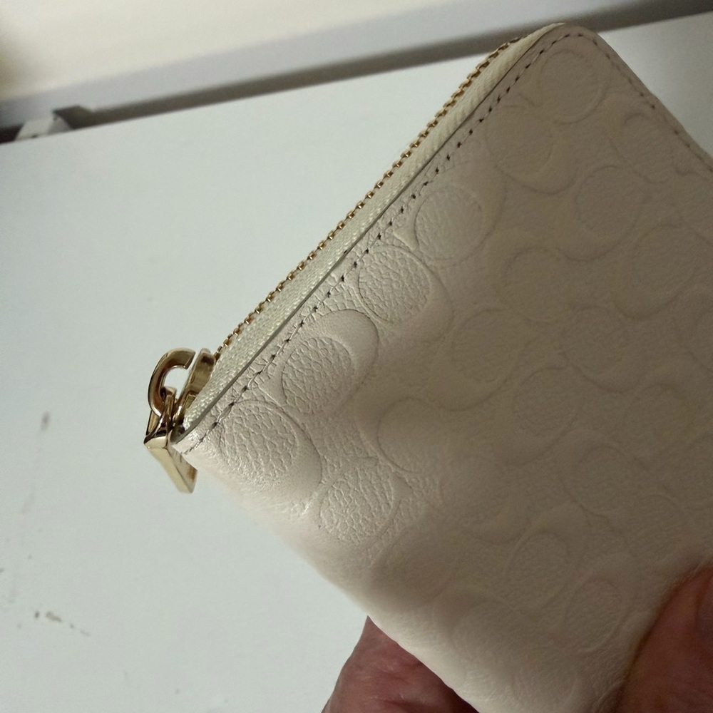 Coach Cream Embossed Wallet - Picture 6 of 11